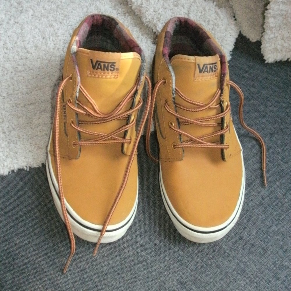 ~ Vans Chapman Mid Round Toe Mid Boot Sneaker Skate Shoe Waxed Oak Buff size 3 ~